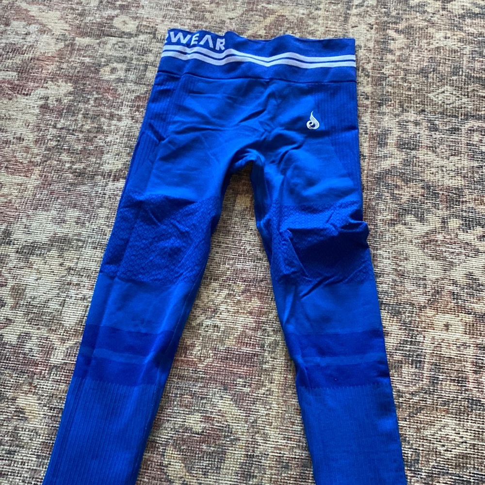 Blue with contour details leggings